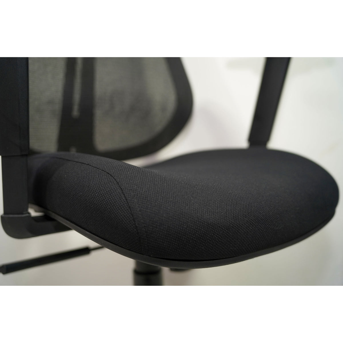 Vinnous ergonomic office chair - image 6