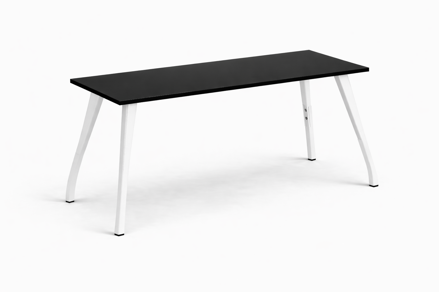 Scala Desk Modern Workspace Desk for Contemporary Offices